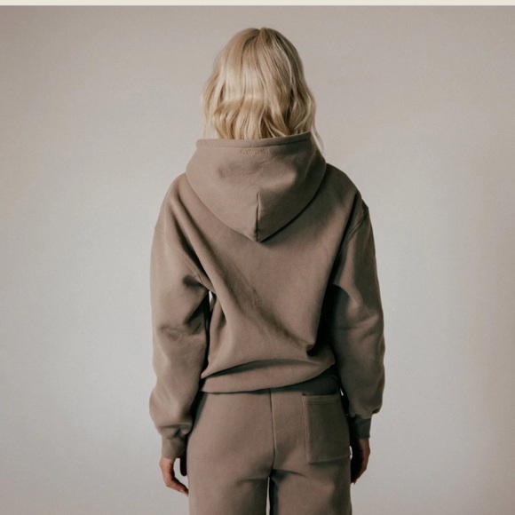 Lola Blankets Sweat Suit w/hoodie - Picture 4 of 8